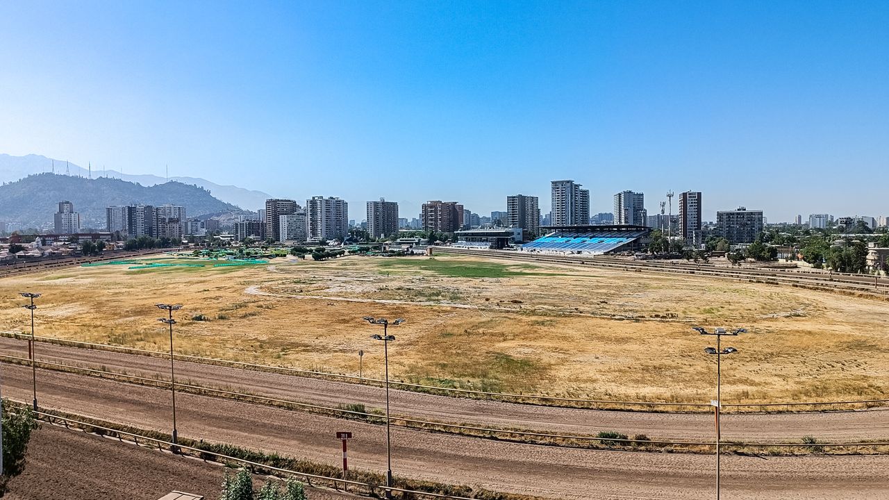 76947 5