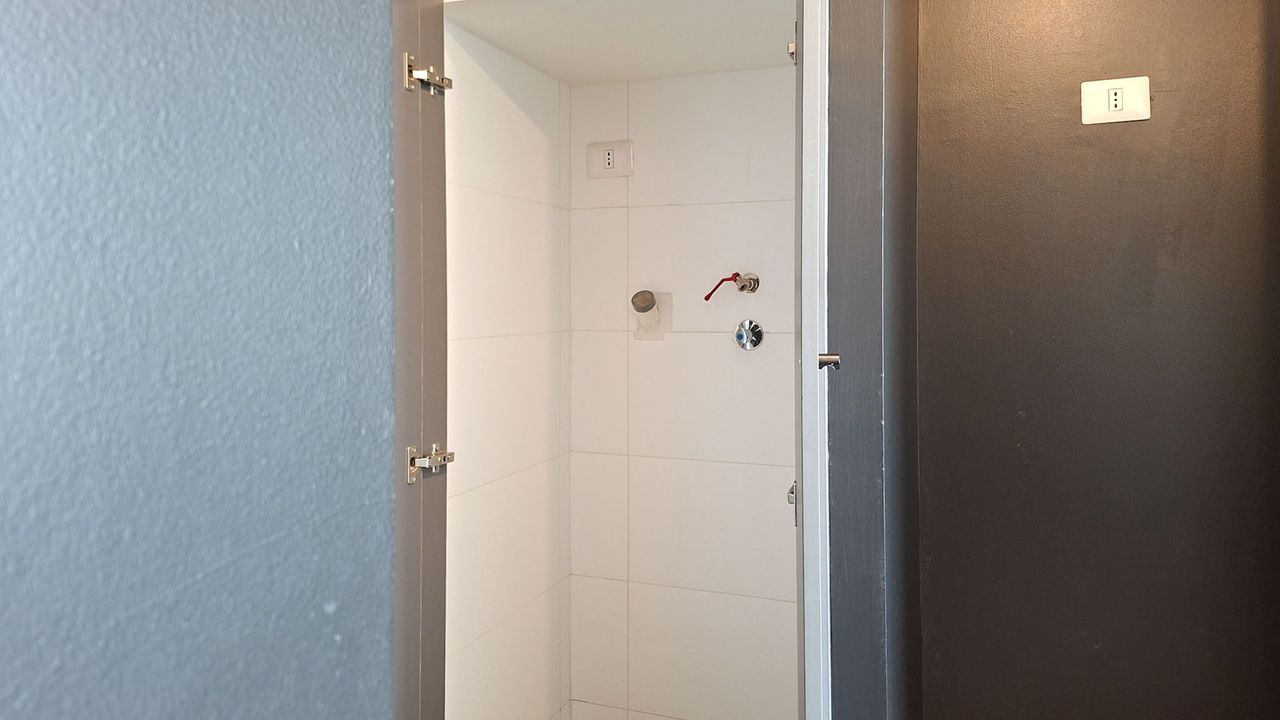 83676 5